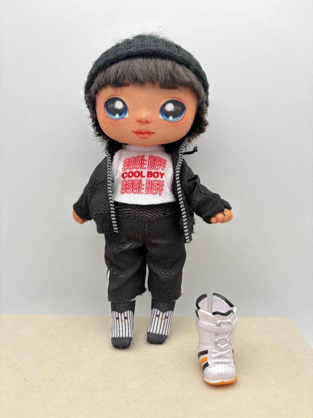 Na! Na! Na! Andre Avalanche Boy Snowboarder Fashion Doll Sparkle (SKU: 917TO)